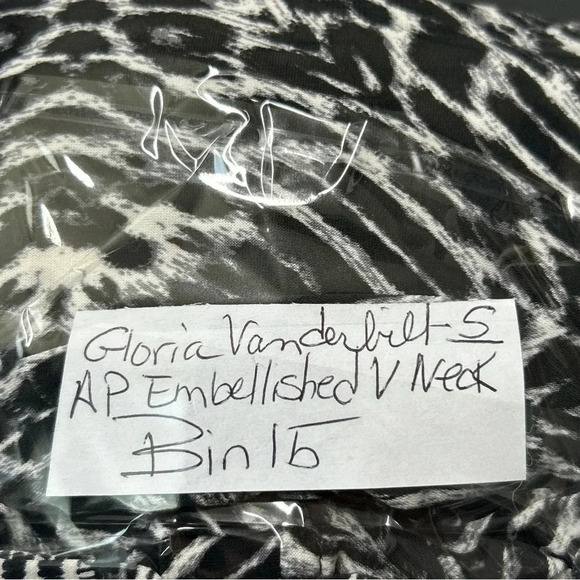 GLORIA VANDERBILT Women's Small Animal Print Slinky Top Embellished Stretch Sexy - Picture 13 of 13